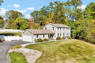 18 Oakdale Cir, Wallingford, CT 06492 - Photo 1