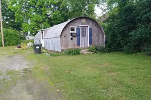 17 Sylvester St, Norwich, CT 06360 - Photo 1