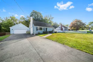 127 Sunset St, Windsor Locks, CT 06096 - Photo 1