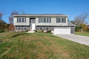 34 Pear Tree Dr, Naugatuck, CT 06770 - Photo 1