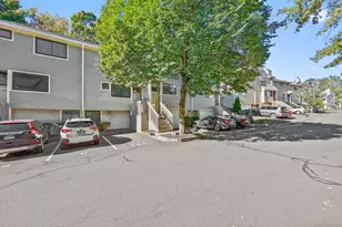 194 Sunrise Hill Rd, Norwalk, CT 06851 - Photo 29