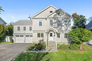 109 Smith St, Fairfield, CT 06824 - Photo 1