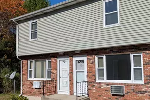 102 Canterbury Rd, Plainfield, CT 06374 - Photo 1