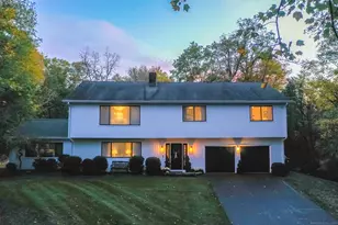 109 Buckboard Ln, Fairfield, CT 06824 - Photo 1