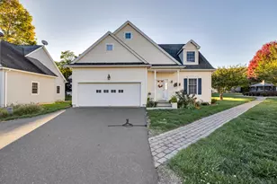 16 Weathervane Rd, Bristol, CT 06010 - Photo 1