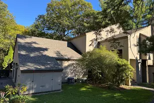 19 Chestnut Dr, Avon, CT 06001 - Photo 1