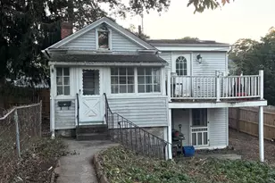 89 Grace St, Fairfield, CT 06825 - Photo 1