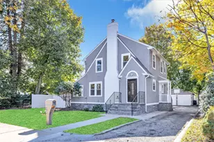 374 Mapledale Pl, Bridgeport, CT 06610 - Photo 1