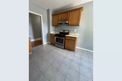 1018 Hancock Avenue #2L, Bridgeport, CT 06605 - Photo 1