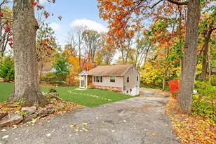 31 Woodridge Dr S, Stamford, CT 06902 - Photo 1