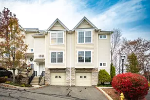 32 Crows Nest Ln, Danbury, CT 06810 - Photo 1