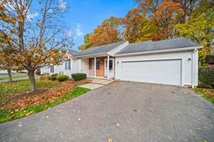 7 Glenbrook Dr, Windsor Locks, CT 06096 - Photo 1
