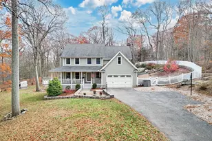 35 Bradley Ln, Newtown, CT 06482 - Photo 1