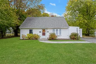 153 Seaver Cir, Bridgeport, CT 06606 - Photo 1