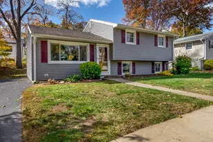 180 Oakwood Dr, Fairfield, CT 06824 - Photo 1