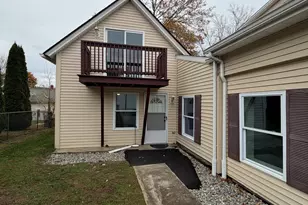 34 Pleasant St, Plainfield, CT 06374 - Photo 1