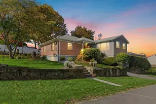 186 Hubbell Ave, Waterbury, CT 06708 - Photo 1