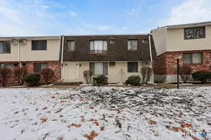 826 Blackstone Vlg, Meriden, CT 06450 - Photo 1