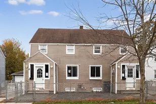 18 W Pleasant St, New London, CT 06320 - Photo 1