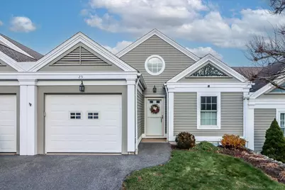 25 St George Place, Newtown, CT 06482 - Photo 1