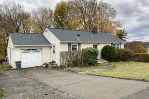 25 Topstone Dr, Danbury, CT 06810 - Photo 1