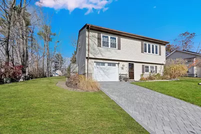 25 Parkwood Avenue, Waterbury, CT 06708 - Photo 1