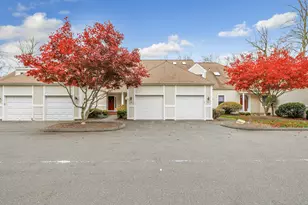 304 Summerfield Gardens, Shelton, CT 06484 - Photo 1