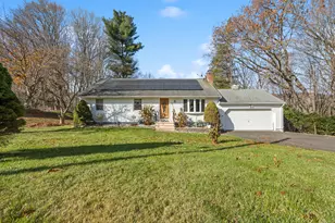 19 Heath Ct, Cheshire, CT 06410 - Photo 1