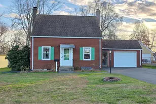 22 Pearl St, Windsor Locks, CT 06096 - Photo 1