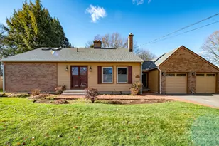 975 Wolf Hill Rd, Cheshire, CT 06410 - Photo 1