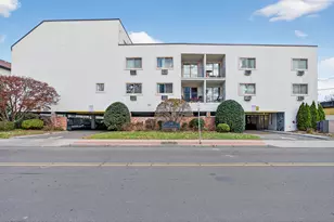 34 Crescent St, Stamford, CT 06906 - Photo 1
