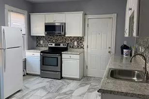 352 Vine St, Hartford, CT 06112 - Photo 1