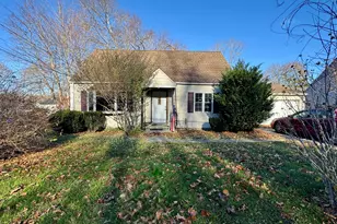 9 Warwick Ln, East Haven, CT 06512 - Photo 1