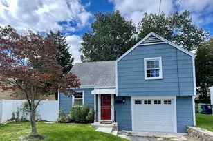 167 Hollow Tree Ridge Rd, Darien, CT 06820 - Photo 1