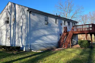 5 Eagleton Dr, Windsor, CT 06095 - Photo 1