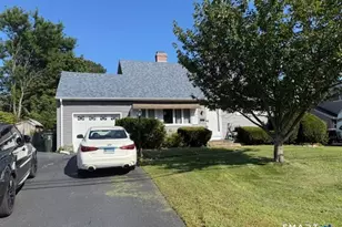 28 Regency Dr, West Hartford, CT 06110 - Photo 1