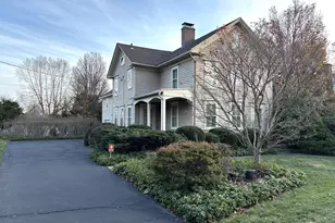 179 Verna Hill Rd, Fairfield, CT 06824 - Photo 1