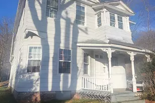 70 Walnut St, Putnam, CT 06260 - Photo 1