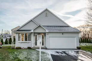 17 Mulberry Ct, Newington, CT 06111 - Photo 1