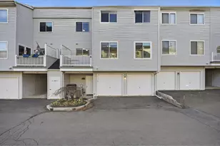 84 Staffordshire Commons Dr, Wallingford, CT 06492 - Photo 1