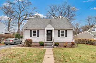 53 South Hawthorne St, Manchester, CT 06040 - Photo 1