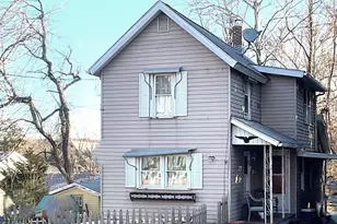 28 Tulip St, Bristol, CT 06010 - Photo 1