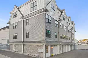 21 Beaumont St, Fairfield, CT 06824 - Photo 1