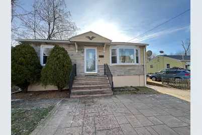 140 Edgewood Avenue, Waterbury, CT 06706 - Photo 1