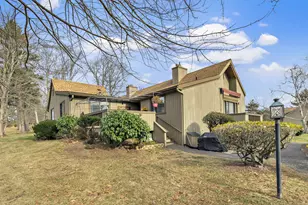 183 Apache Ln, Stratford, CT 06614 - Photo 1