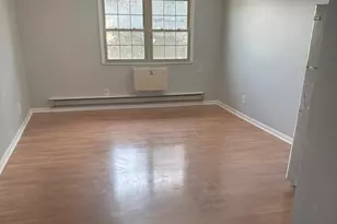 240 Oak St, Bridgeport, CT 06604 - Photo 1