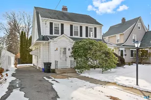 327 Meadowbrook Rd, Fairfield, CT 06824 - Photo 1