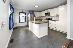 17 Windsor St, Enfield, CT 06082 - Photo 1