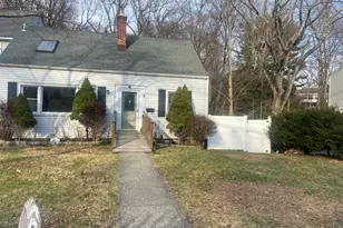 168 Wainwright Pl Pl, Stratford, CT 06614 - Photo 1