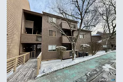 166 Old Brookfield Road #20B2, Danbury, CT 06811 - Photo 1